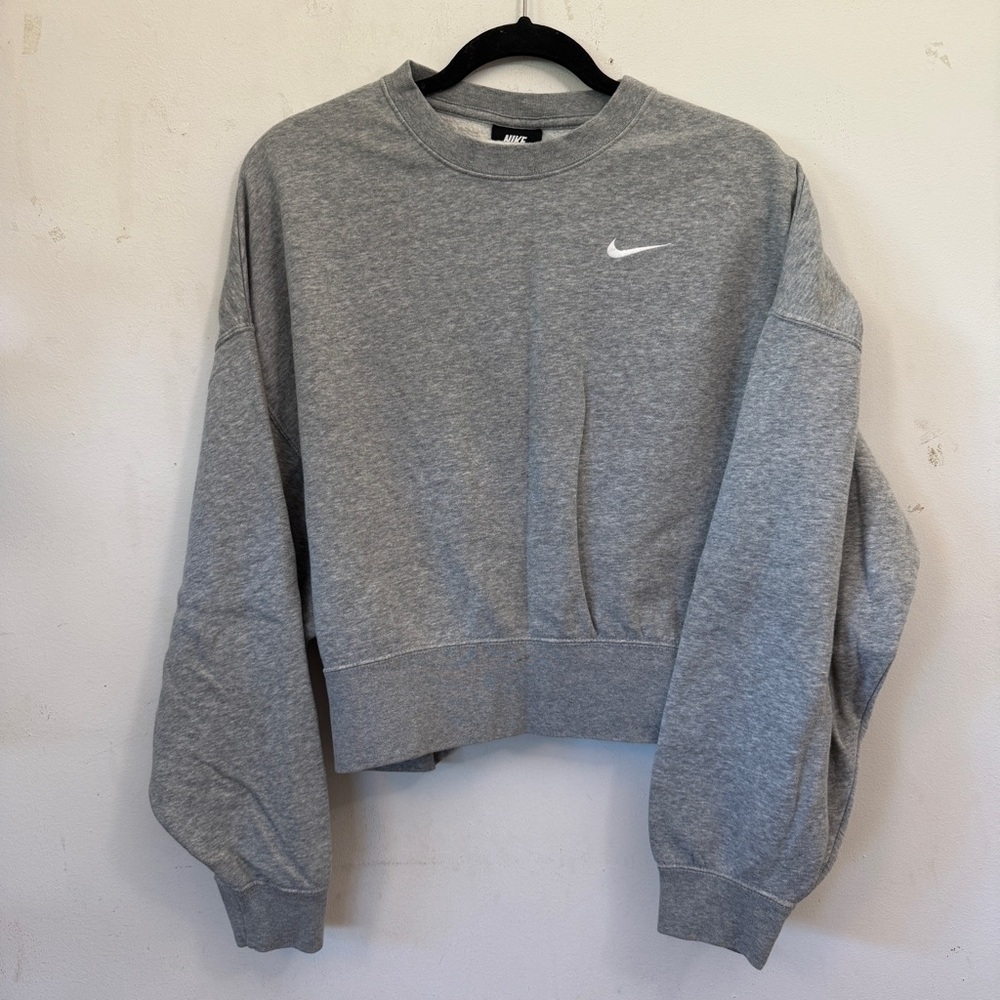 Nike Women's Gray Cropped Boxy Dolman Sleeve Sweatshirt S